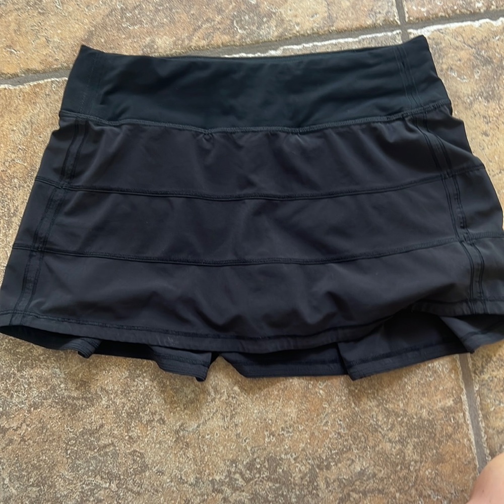 Black Lululemon Pace Rival Mid-rise skirt size 4 regular